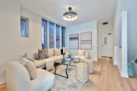 789 Markham Street, ON M6G 2M4