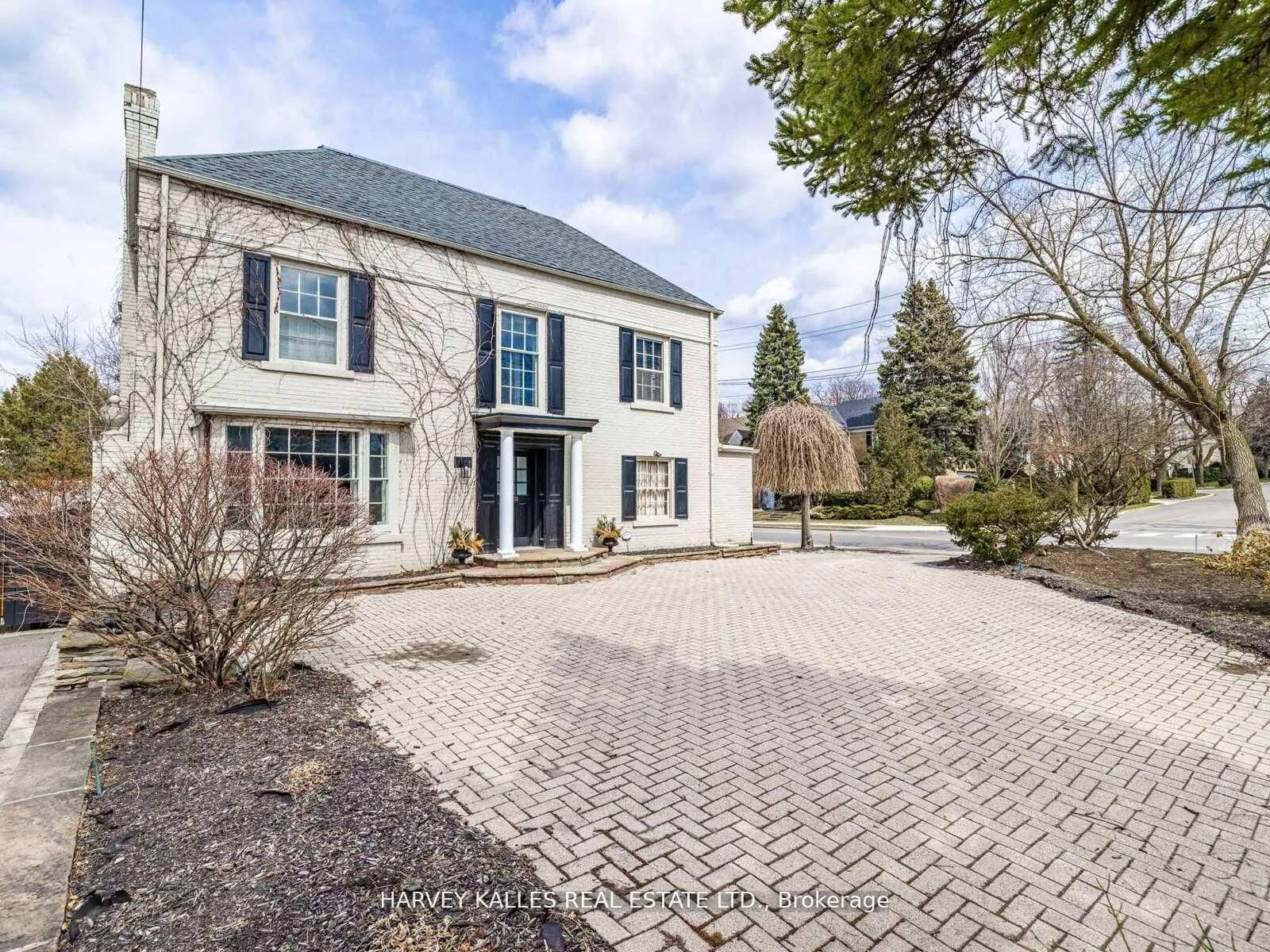 2 Silverwood Avenue, ON M5P 1W4