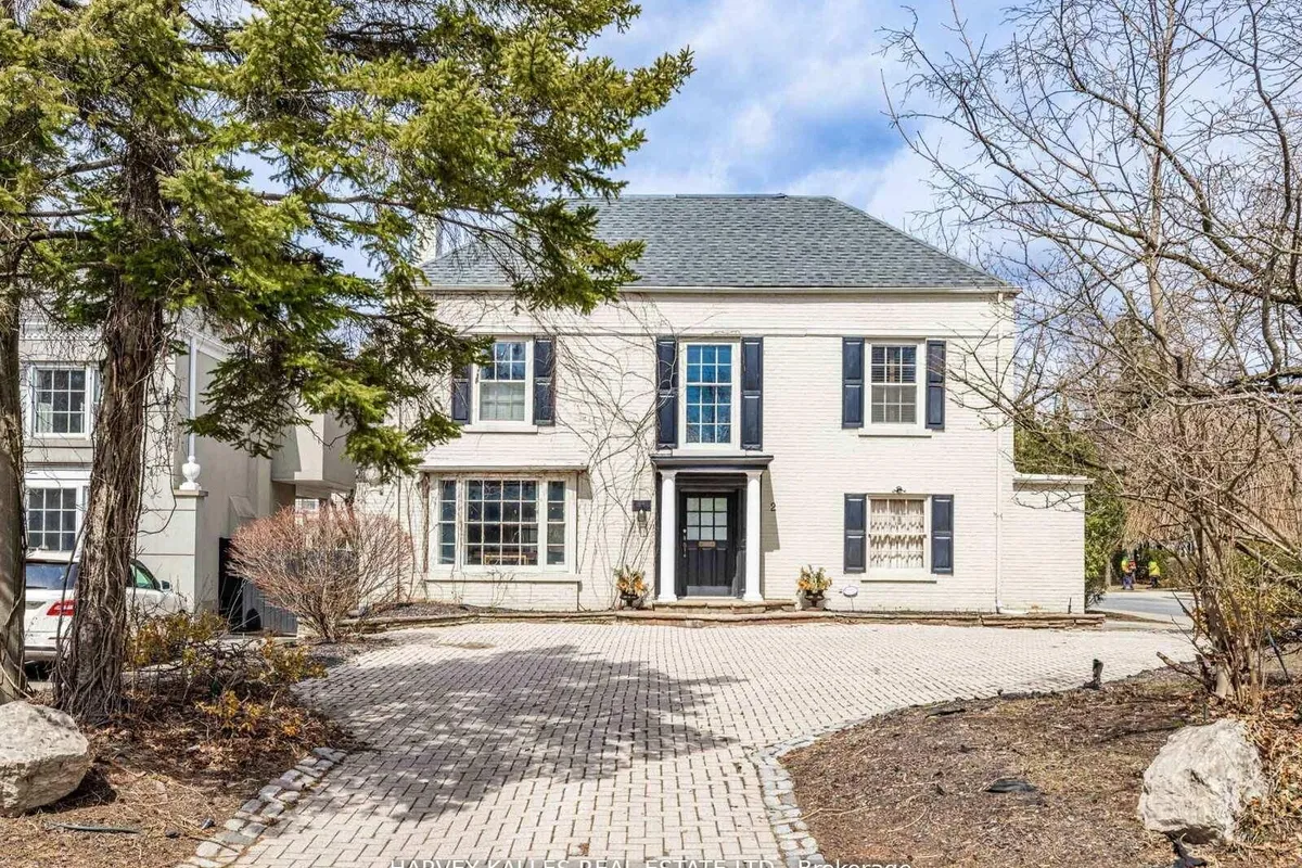 2 Silverwood Avenue, ON M5P 1W4