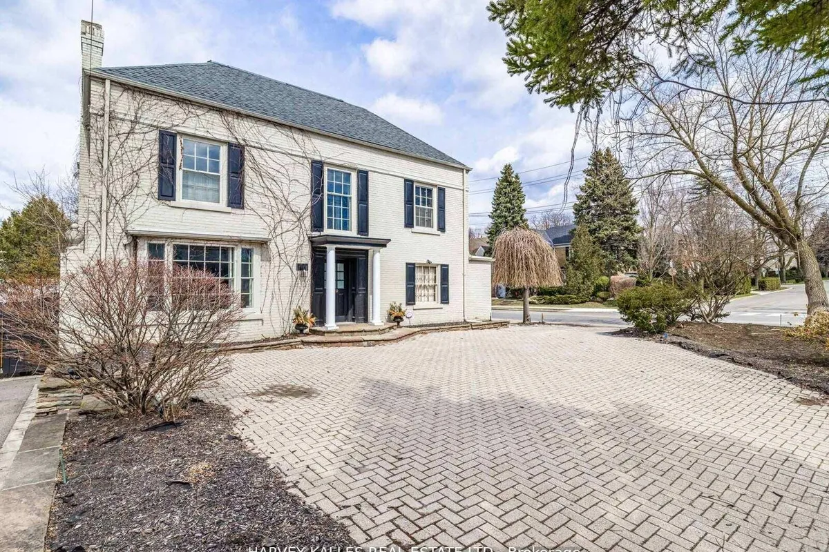 2 Silverwood Avenue, ON M5P 1W4