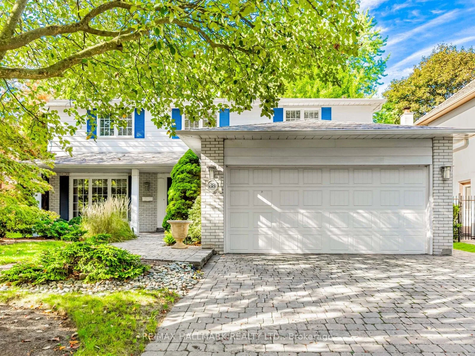 88 Ames Circle, ON M3B 3C1