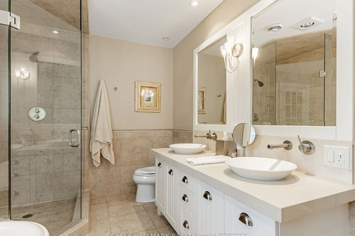 88 Ames Circle, ON M3B 3C1