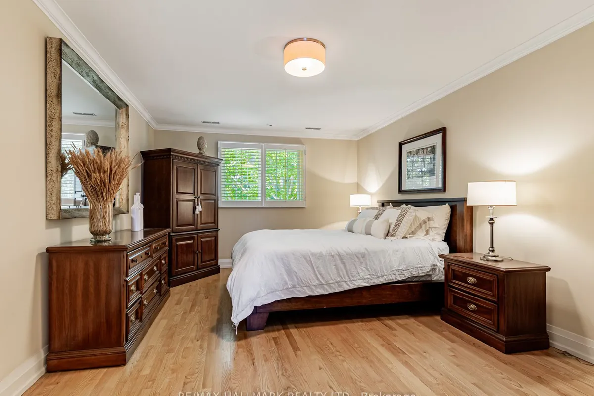 88 Ames Circle, ON M3B 3C1