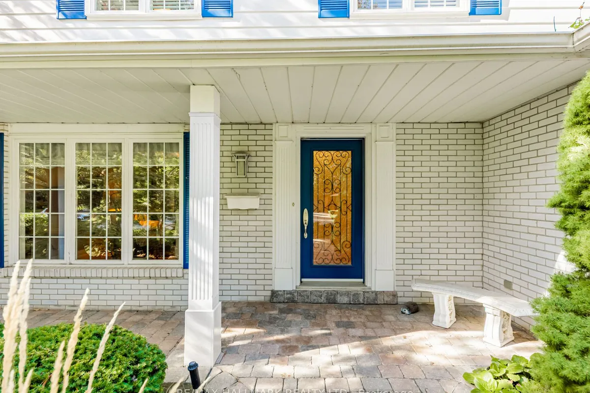 88 Ames Circle, ON M3B 3C1