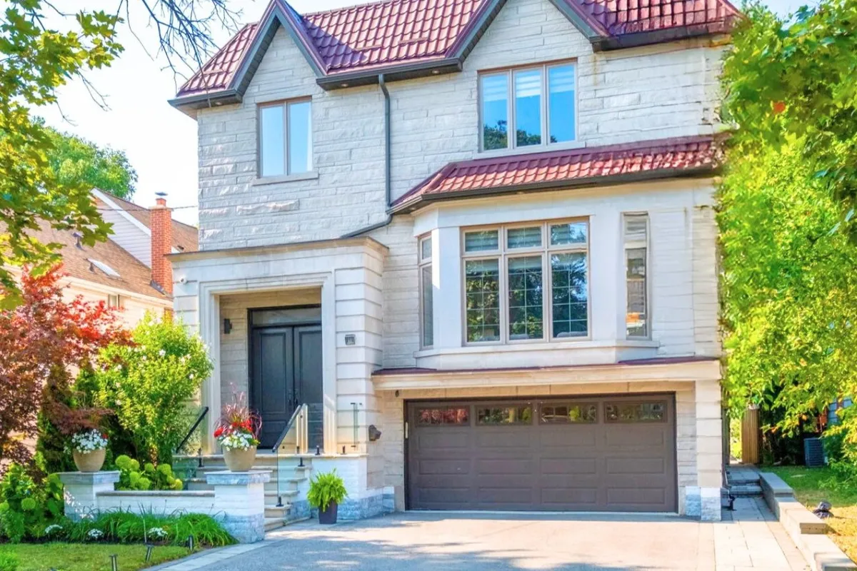 316 Churchill Avenue, ON M2R 1E7