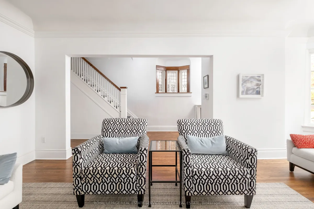 7 Binscarth Road, ON M4W 1Y2