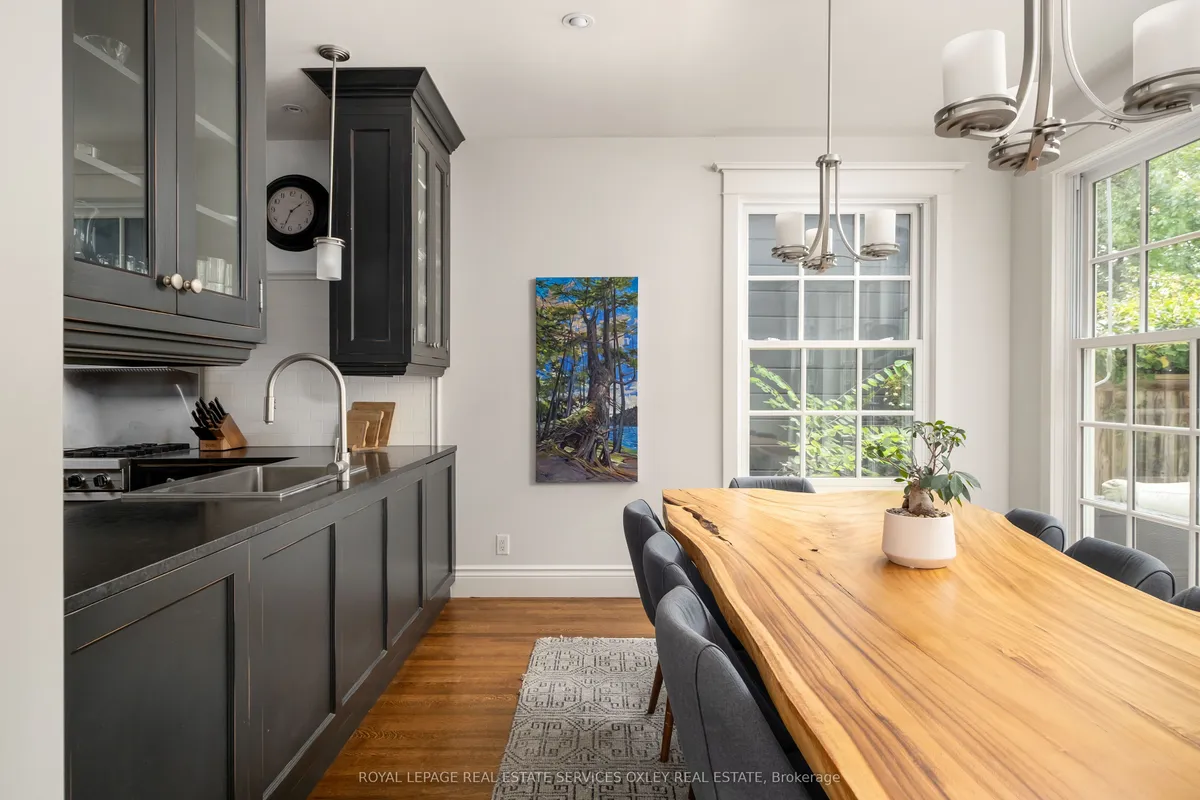 7 Binscarth Road, ON M4W 1Y2