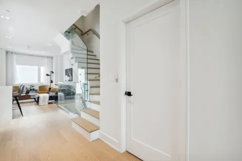 1 Flax Field Lane, ON M2N 0L5