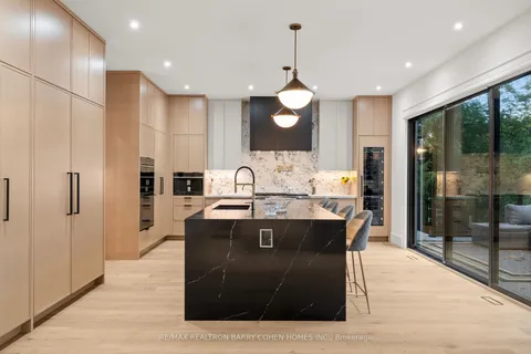 165 Leacrest Road, ON M4G 1E7