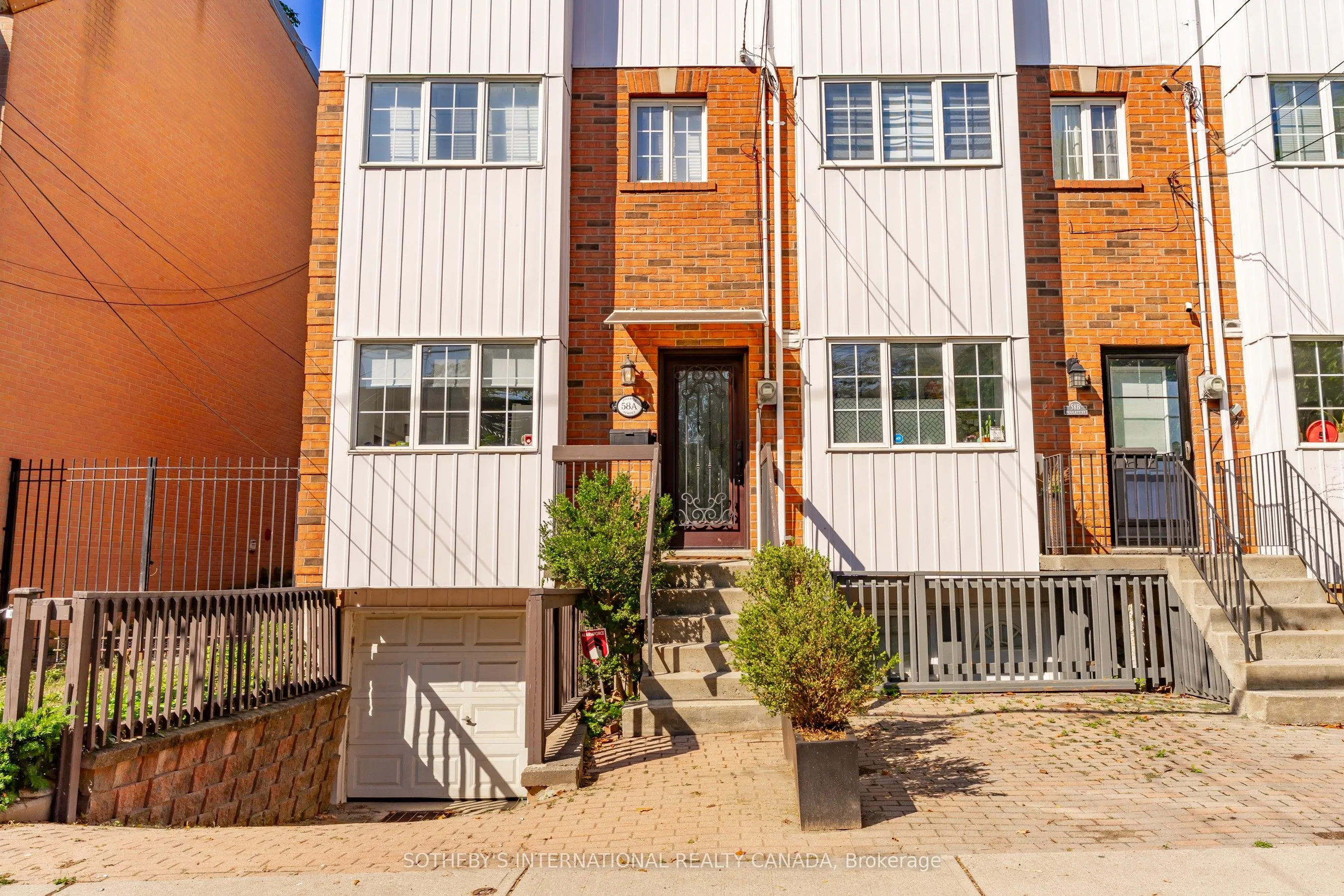 58A Poulett Street, ON M5A 1Z5