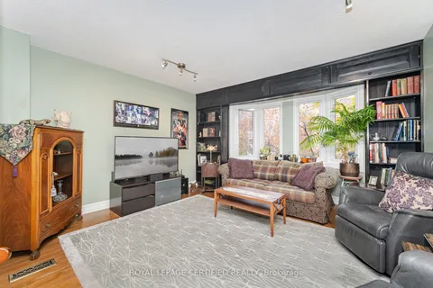 11 Longboat Avenue, ON M5A 4C9