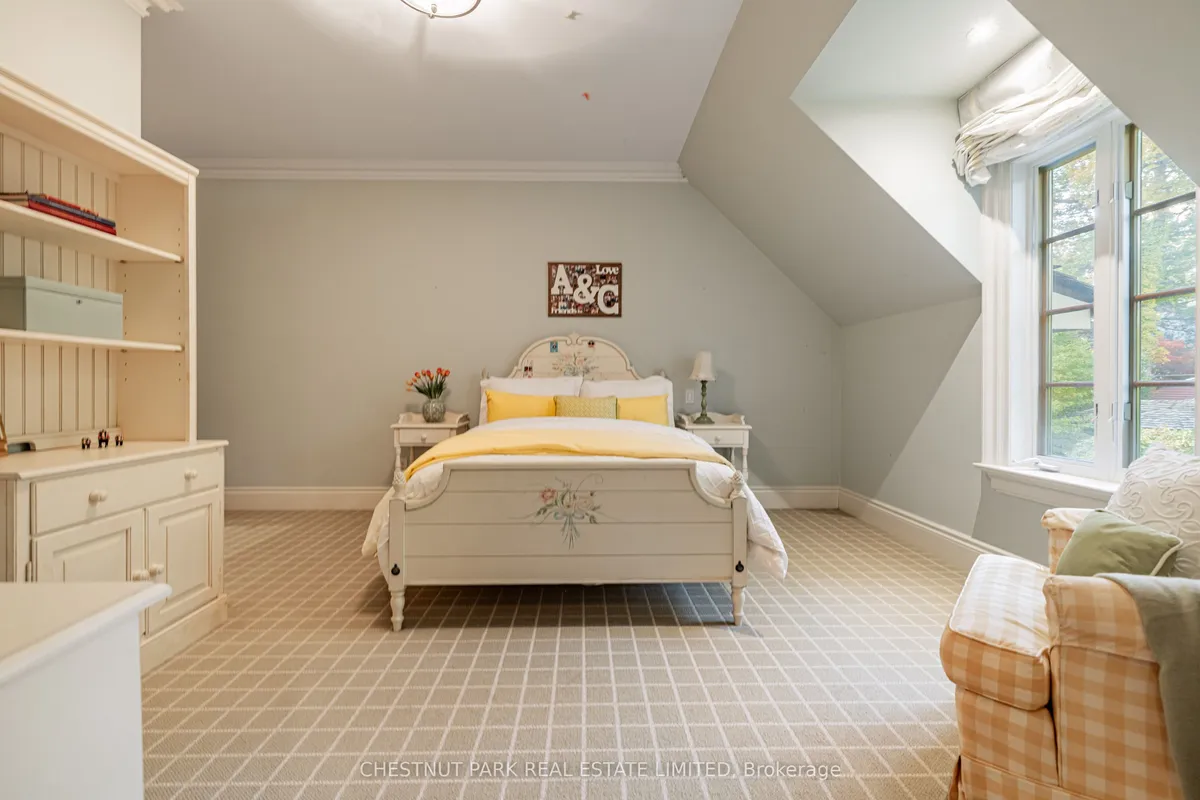 76 Binscarth Road, ON M4W 1Y4