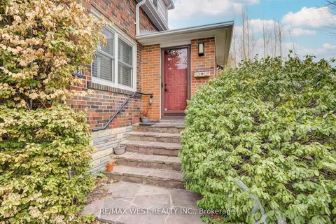 292 Horsham Avenue, ON M2R 1G4