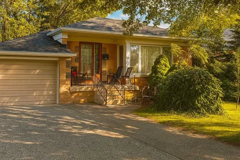 52 Acton Avenue, ON M3H 4G8