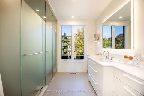 229 Sheldrake Boulevard, ON M4P 2B1