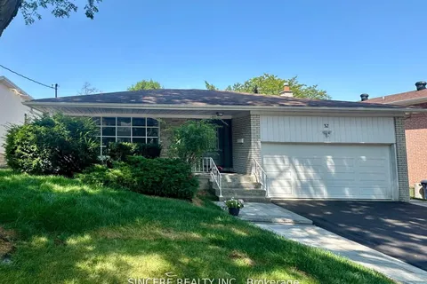 32 Colonnade Road, ON M2K 2L5