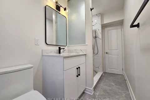 32 Colonnade Road, ON M2K 2L5