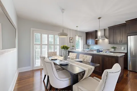 8 Overton Crescent, ON M3B 2V2