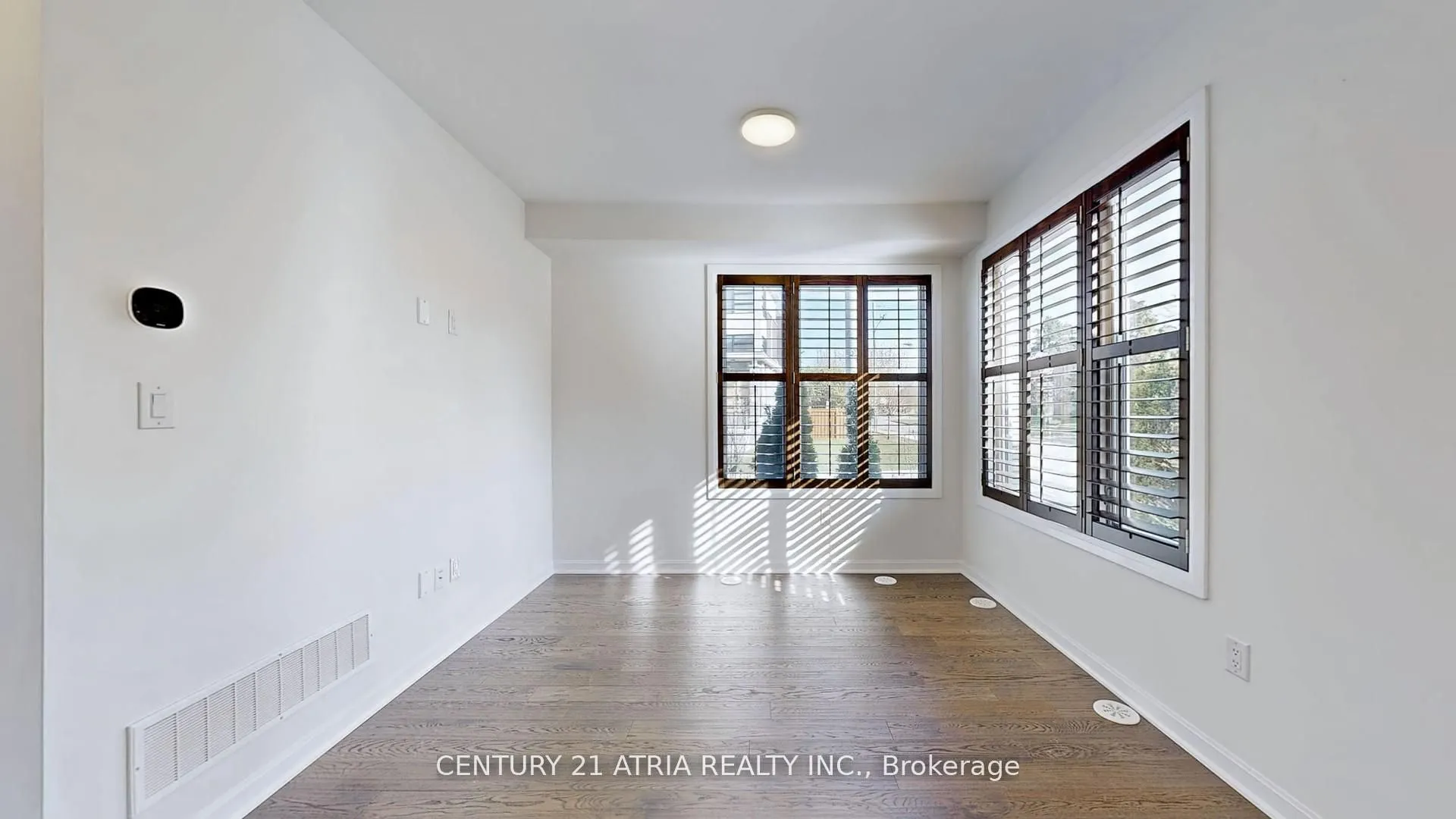 205 The Donway East N/A, ON M3B 0B4