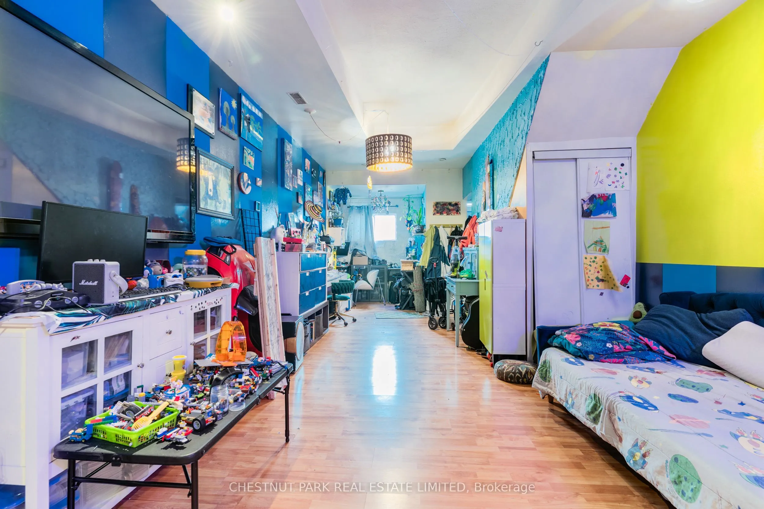 200 Ossington Avenue, ON M6J 2Z7