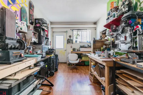 200 Ossington Avenue, ON M6J 2Z7