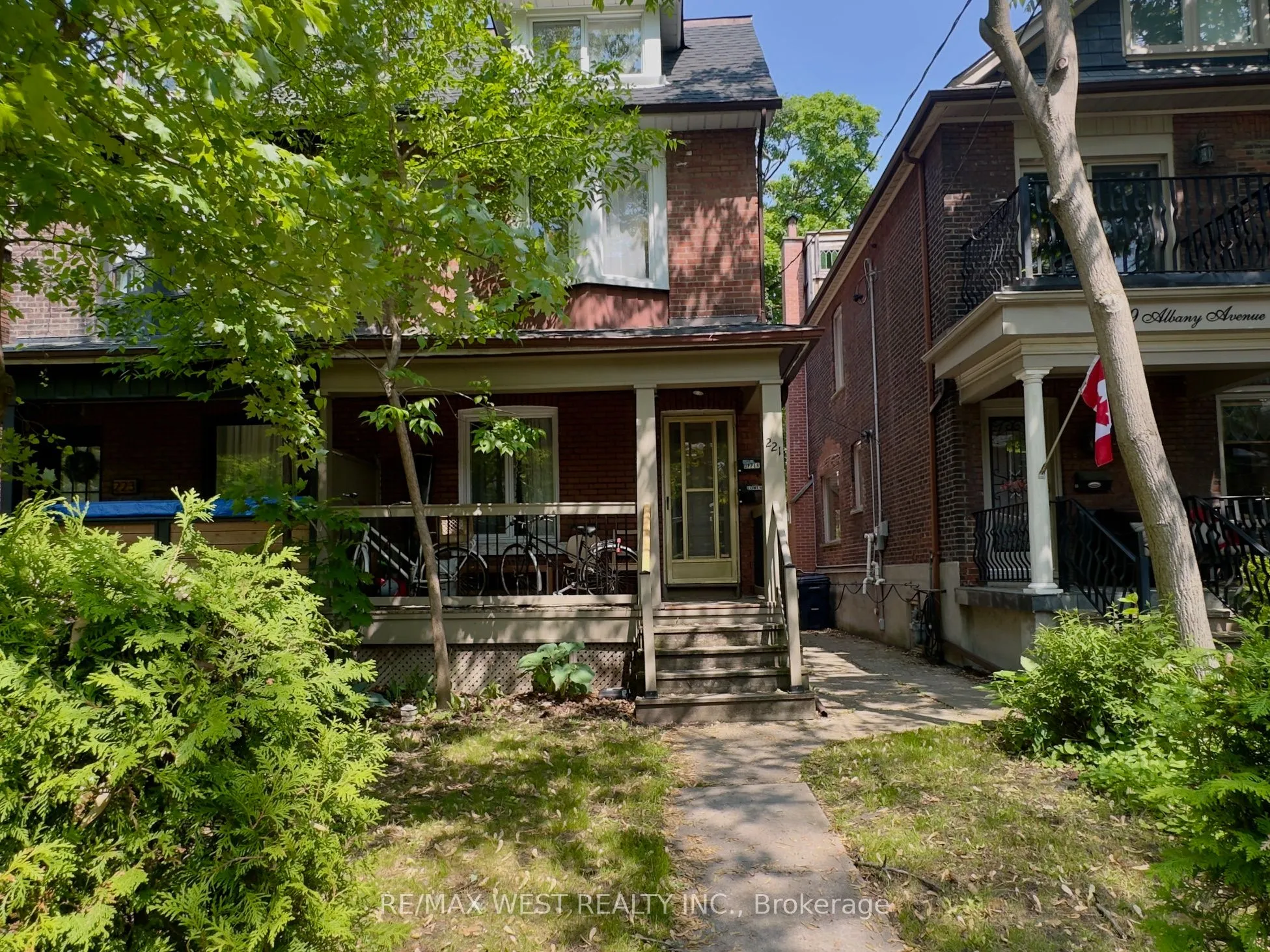 221 Albany Avenue, ON M5R 3C7