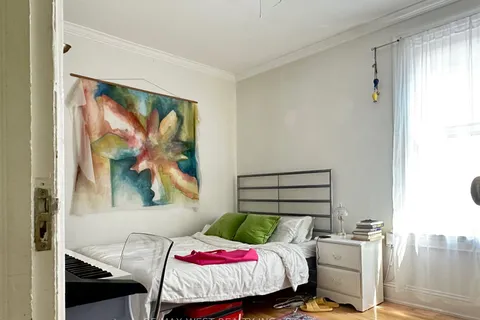 221 Albany Avenue, ON M5R 3C7