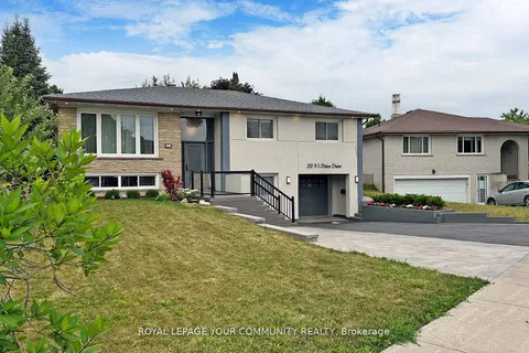 29 Manadon Drive, ON M2M 1W8