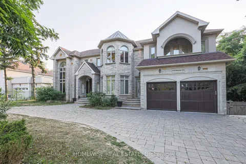 2706 Bayview Avenue, ON M2L 1B9