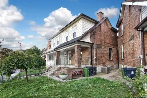 300 Montrose Avenue, ON M6G 3G8