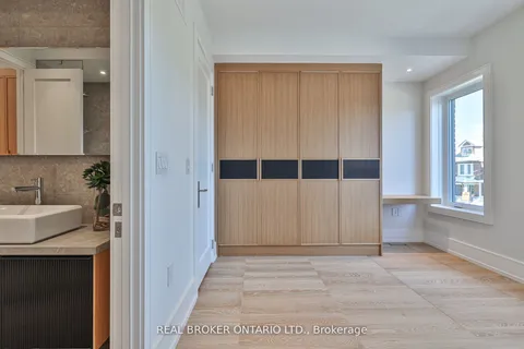 444 Roxton Road, ON M6G 3R4