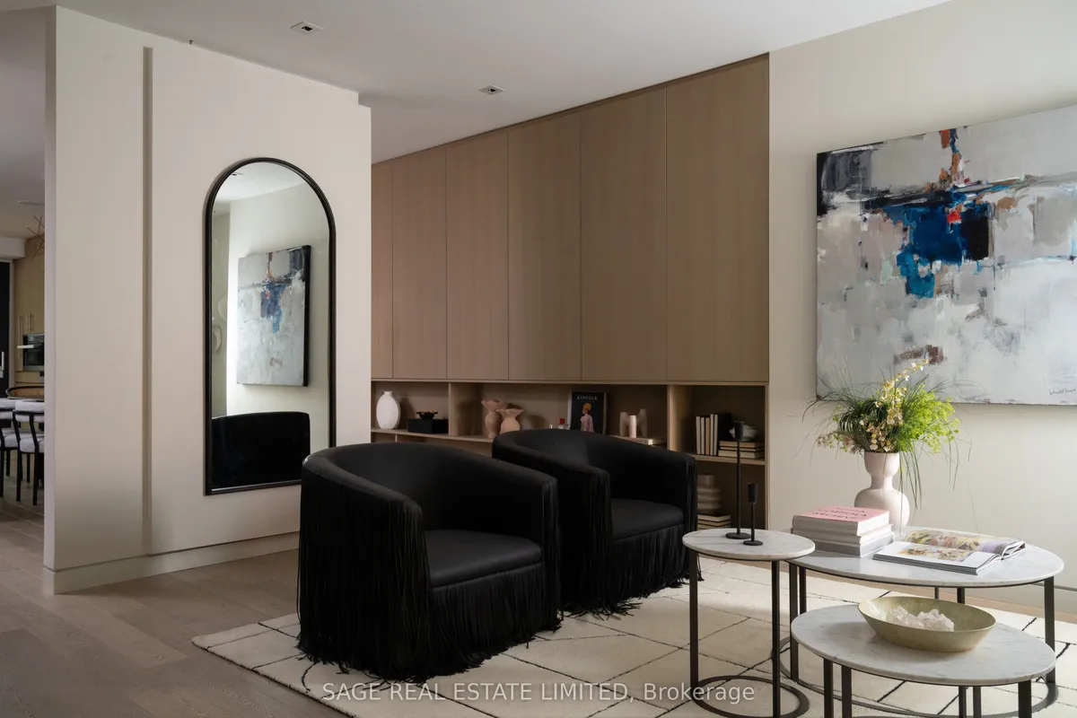 109 Hilton Avenue, ON M5R 3E8