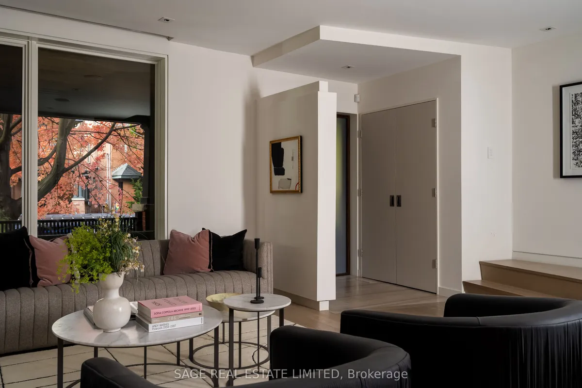 109 Hilton Avenue, ON M5R 3E8