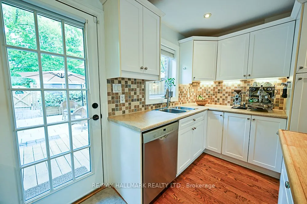 3318 Bathurst Street, ON M6A 2B6