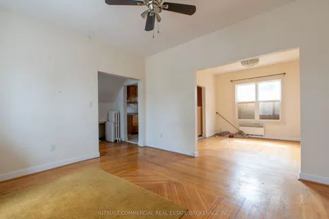 464 Oakwood Avenue, ON M6E 2W6