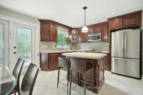 17 Denmark Crescent, ON M2R 1J3