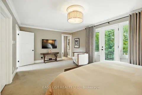 17 Denmark Crescent, ON M2R 1J3