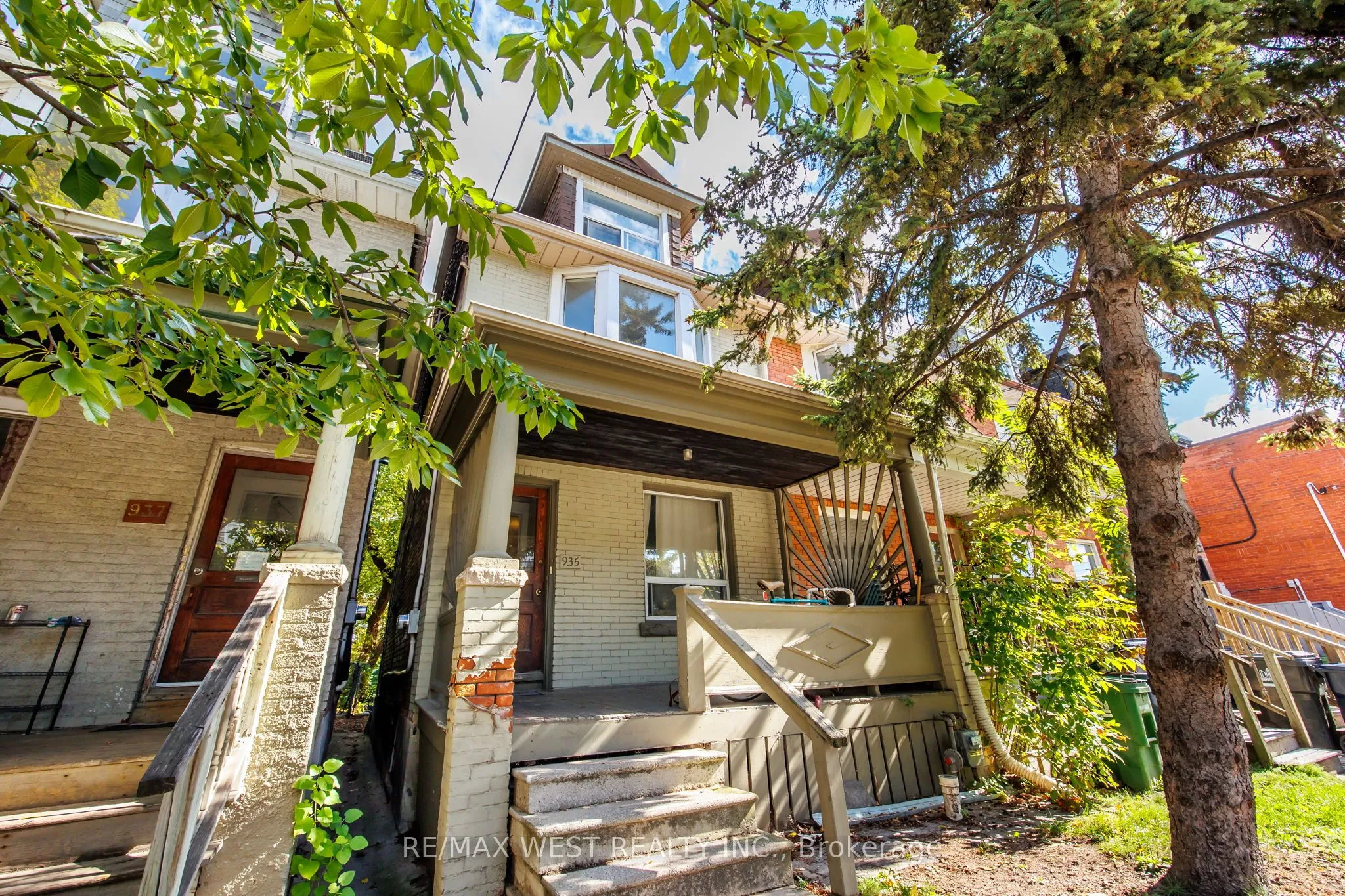 935 Bathurst Street, ON M5R 3G4