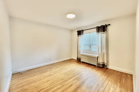 1198 Avenue Road, ON M5N 2G1