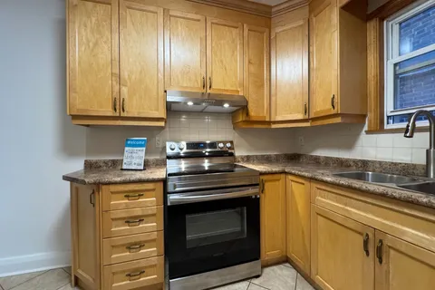 1198 Avenue Road, ON M5N 2G1