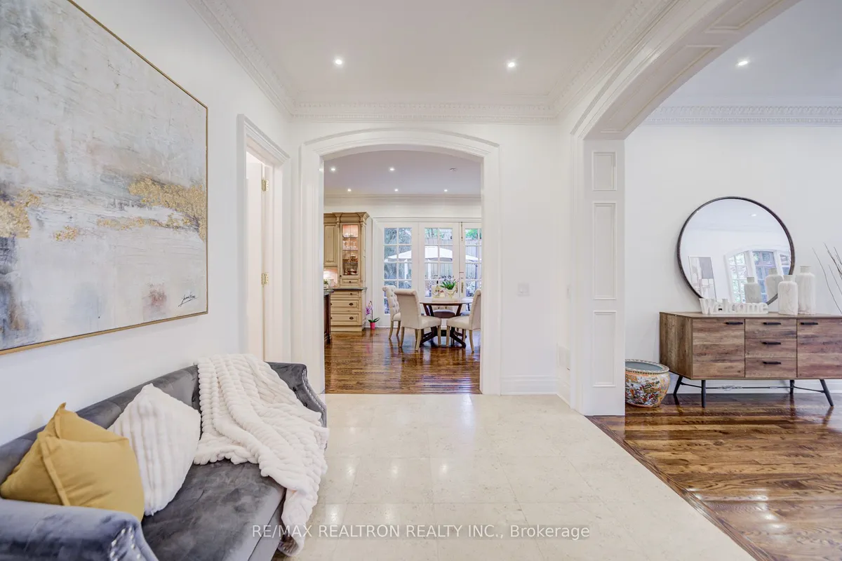 7 Legacy Court, ON M2L 2Y7