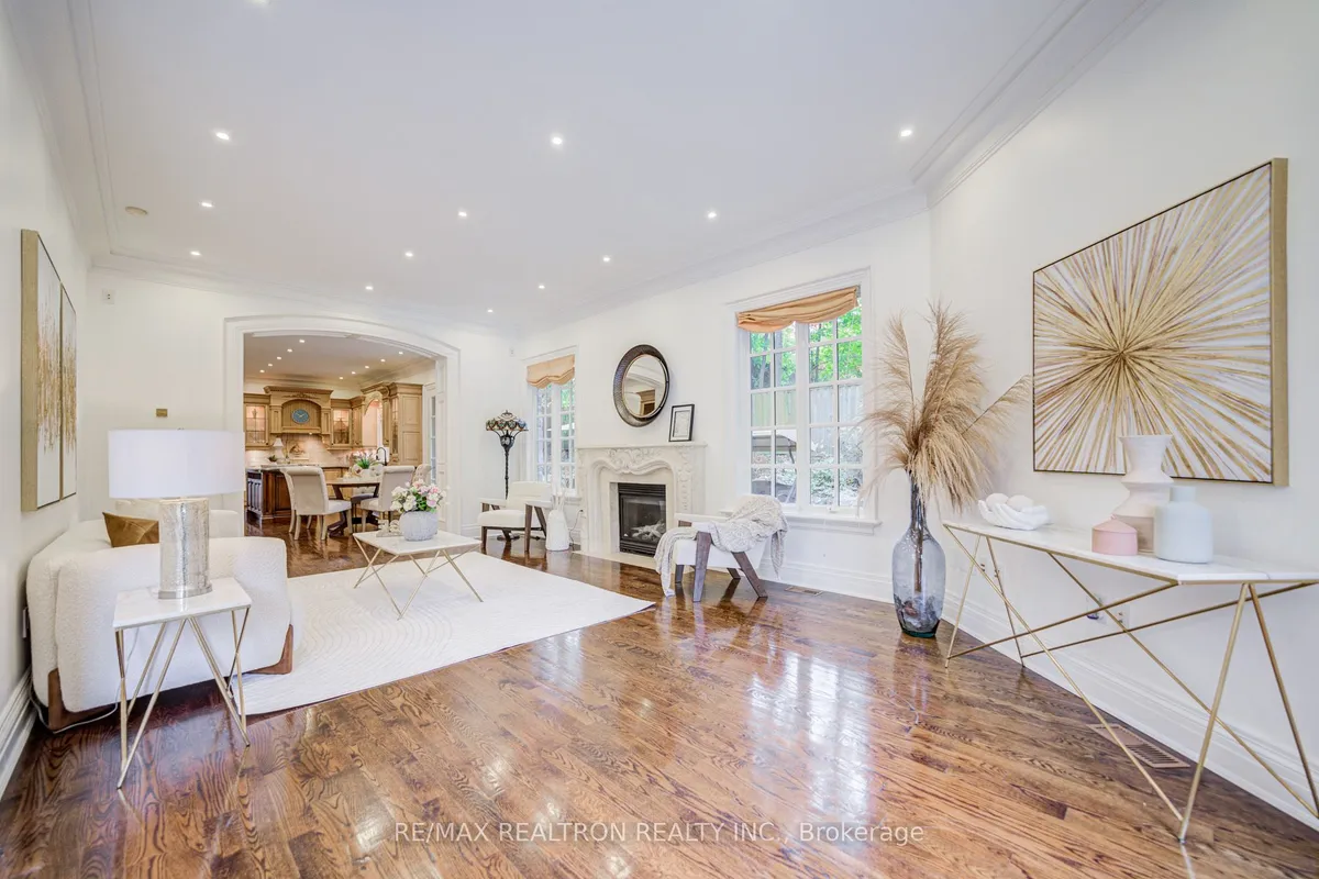 7 Legacy Court, ON M2L 2Y7