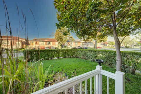 400 Cherokee Boulevard, ON M2H 2W7