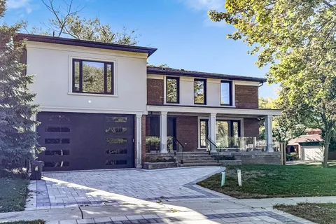 2 Inglis Gate, ON M2R 3G3