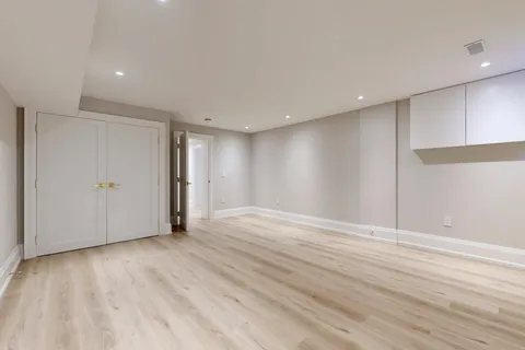 2 Inglis Gate, ON M2R 3G3