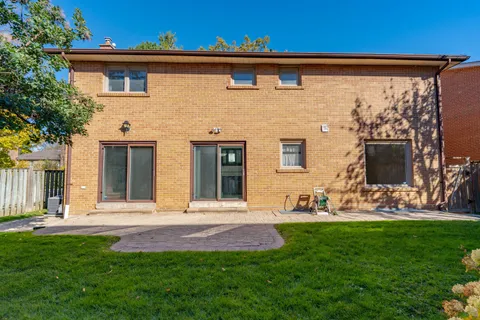 18 Whitman Street, ON M2M 3H8