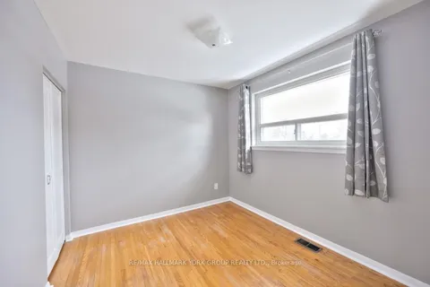 28 Bison Drive, ON M2R 2Y2