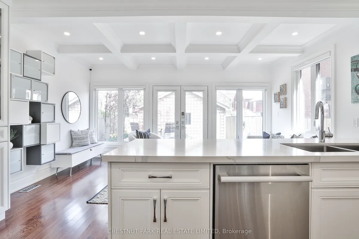 215 Major Street, ON M5S 2L4