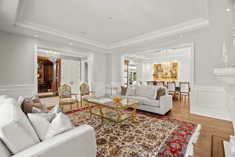 49 Gordon Road, ON M2P 1E2