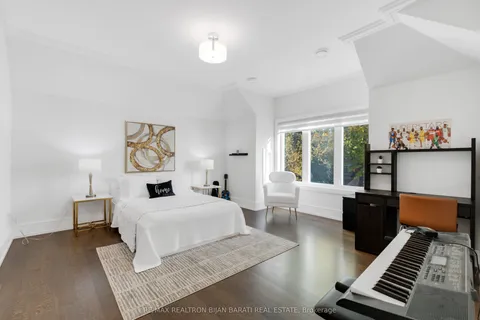 298 Hollywood Avenue, ON M2N 3L2